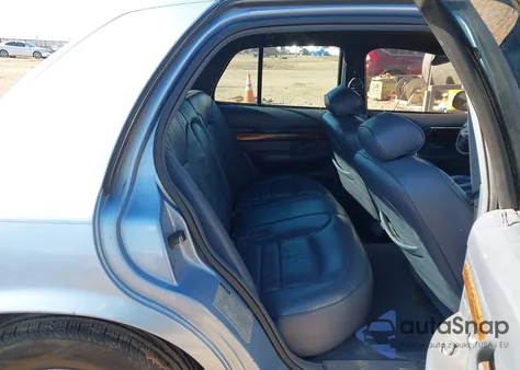 1998 Mercury Grand Marquis из США, поврежденный, VIN 2MEFM75W6WX698448